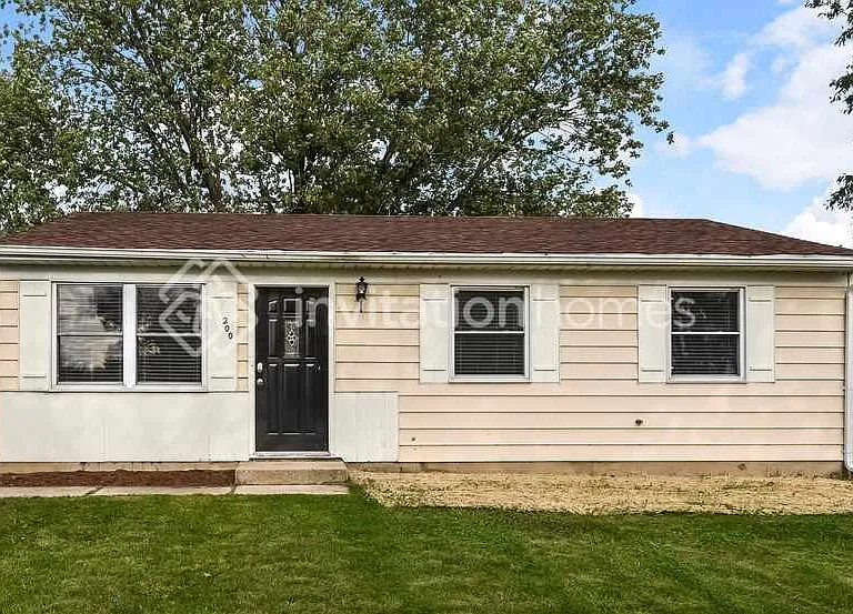 200 Valley Dr — Photo 1