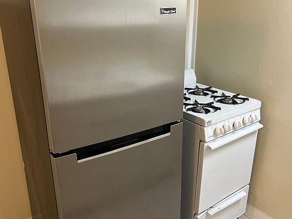 2nd image of 609 Cherry St #3