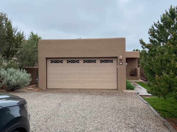 307 Loma Arisco, Santa Fe, NM 87501