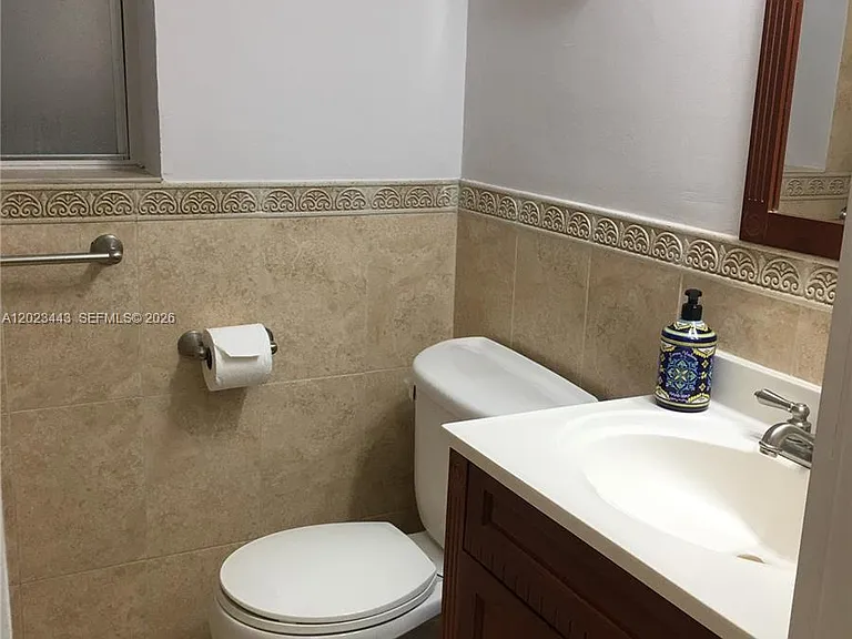 125 Edgewater Dr #7 — Photo 8