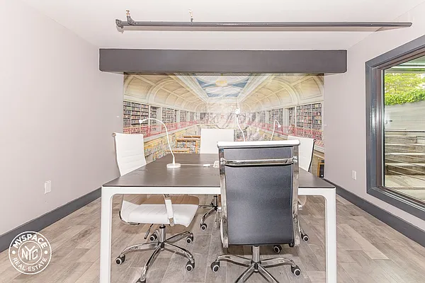 Rented by MySpaceNYC | media 26