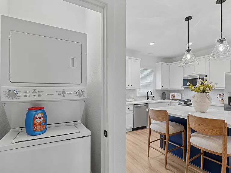 Ellery Lane Apartments Laundry and Kitchen