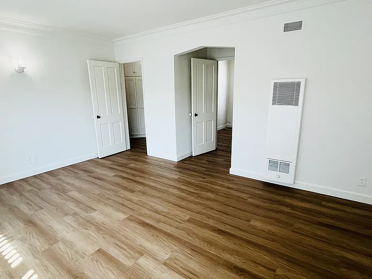 1110 Menlo Ave #1108-1/4 — Photo 6