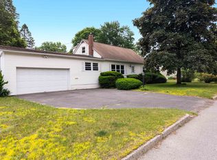 231 Laurel Hill Dr, South Burlington, VT 05403