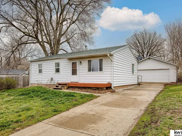 7663 S 41st Ave, Bellevue, NE 68147