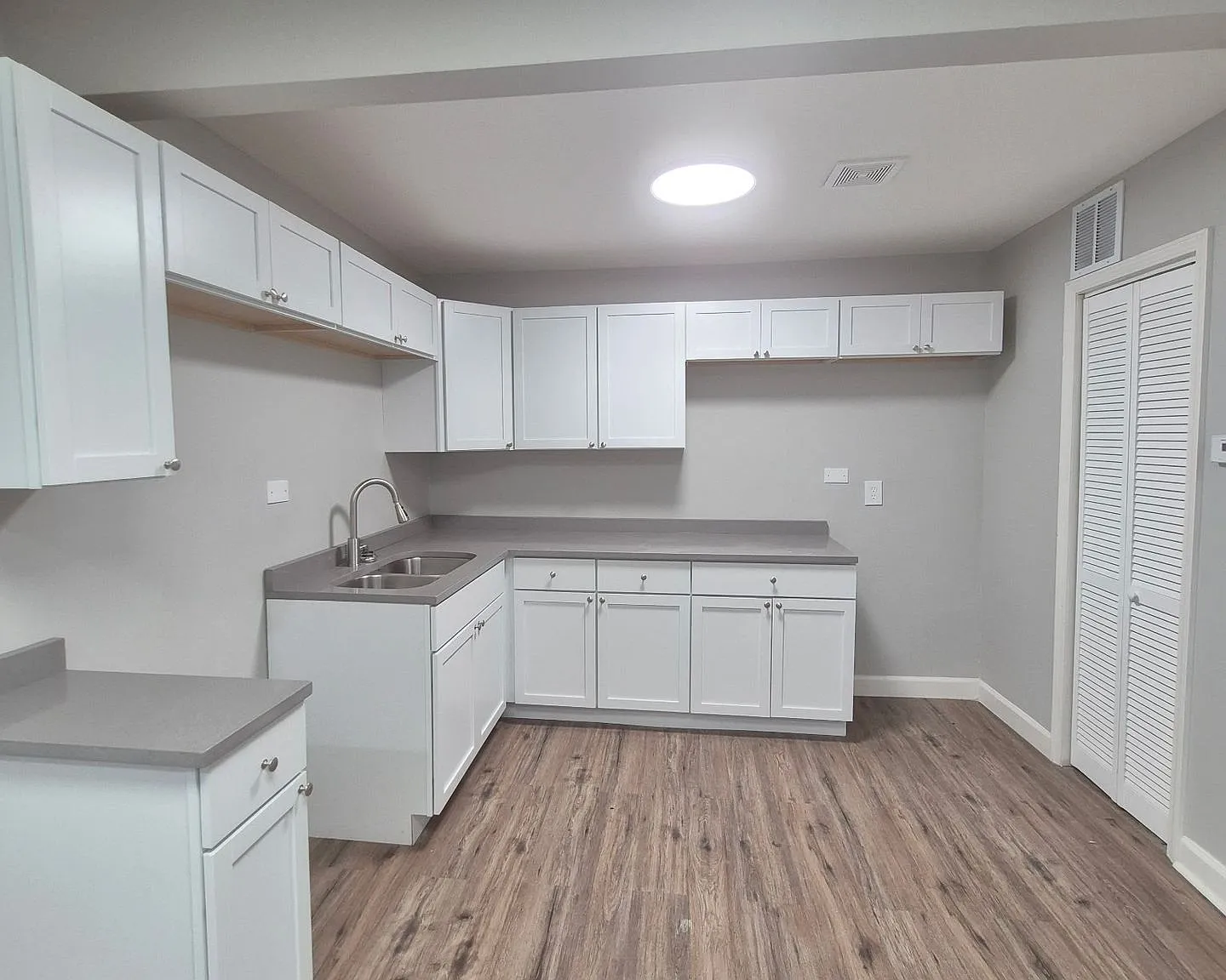 2815 West Harrison — Photo 2