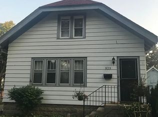 523 E Henry Clay St, Whitefish Bay, WI 53217