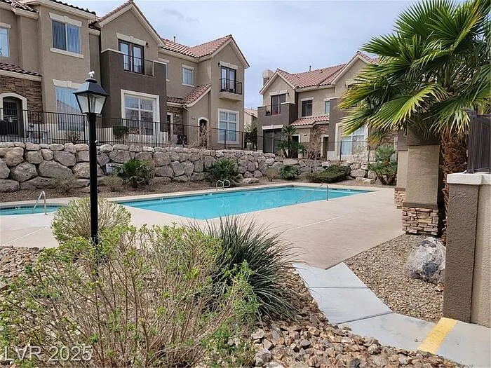 316 Fountain Crossing Ln — Photo 34