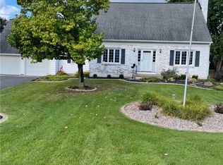 5340 Shimerville Rd, Clarence, NY 14031