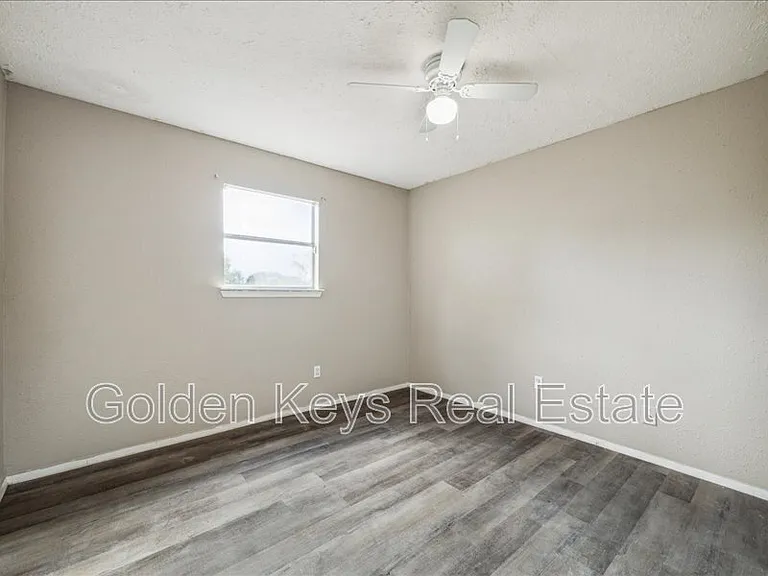 10743 Staghill Dr — Photo 9