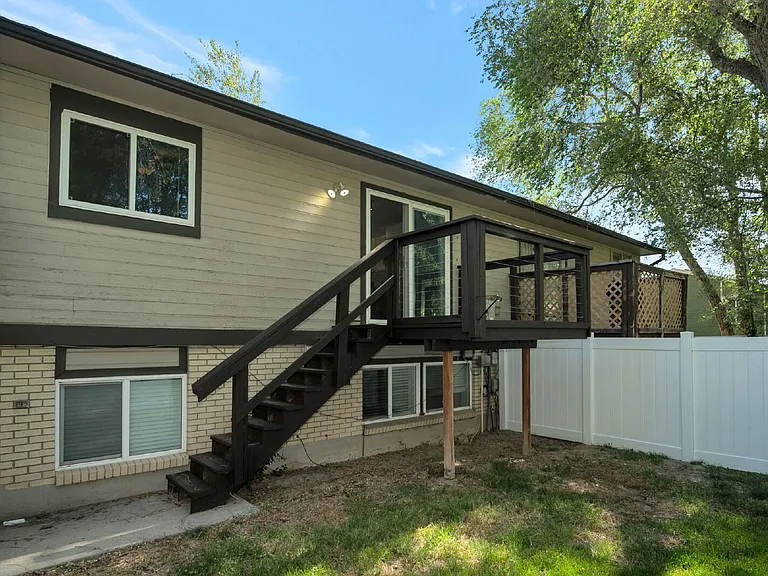 1356 E Merritt Cir — Photo 24