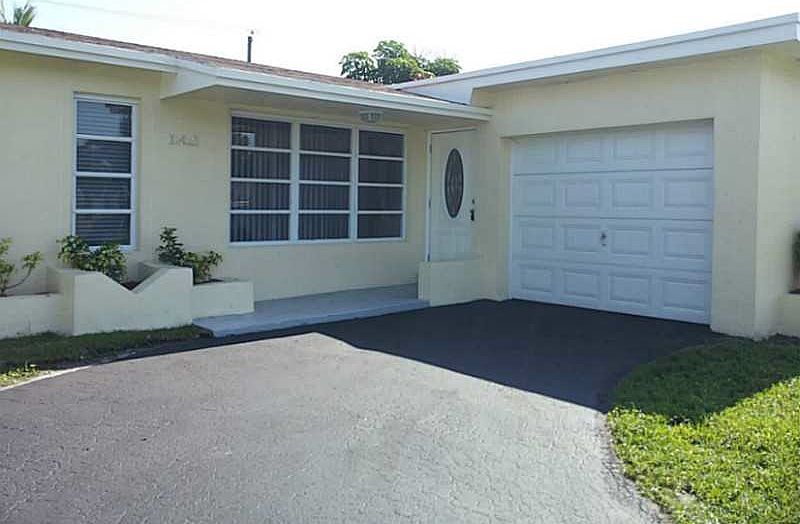 1st image of 2999 NW 115th Ter