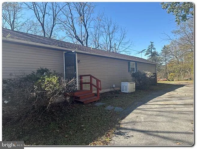 120 James Rd photo 1