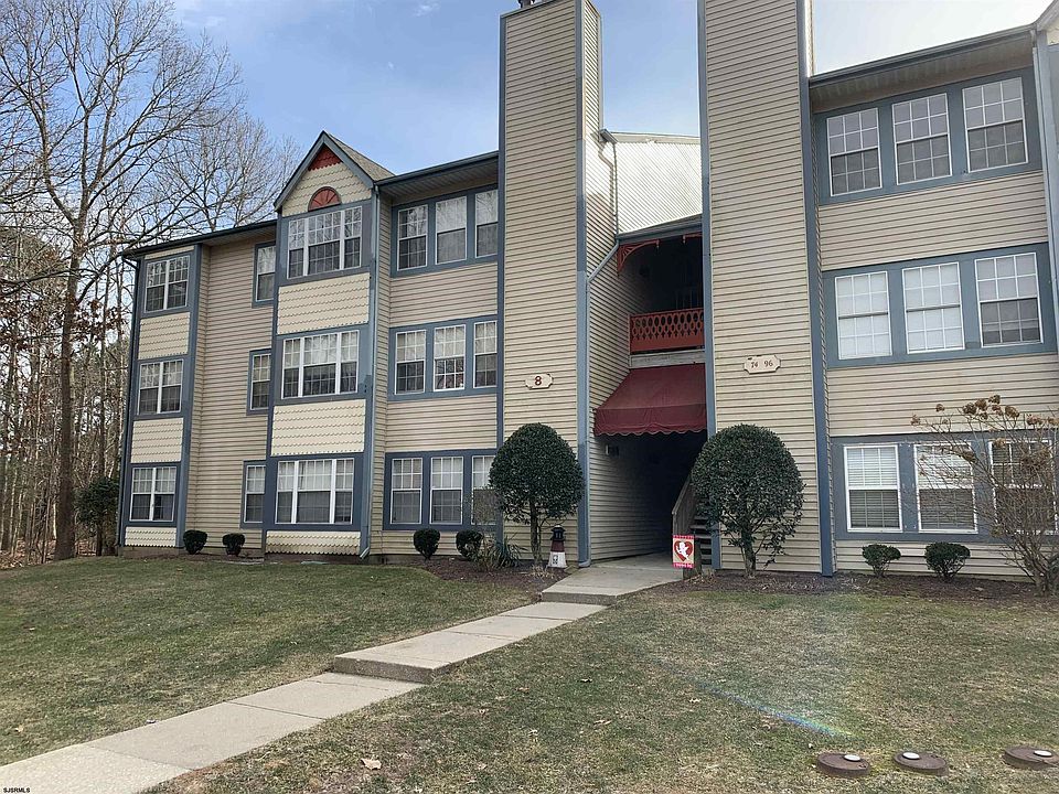 1st image of 84 Trotters Ln #84