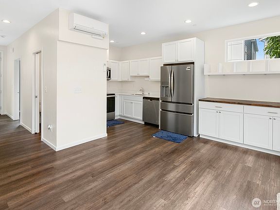 5th image of 226 N Madison Street #E