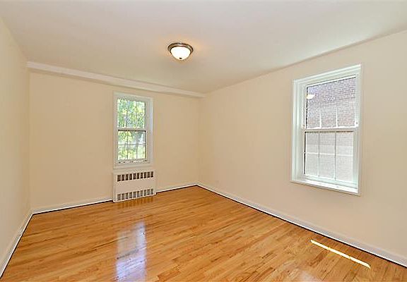 5th image of 14021 Burden Cres #408