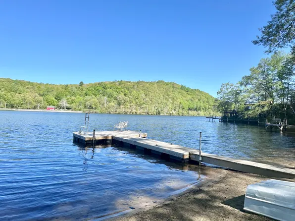 554 Lake Dr #554, Guilford, CT 06437