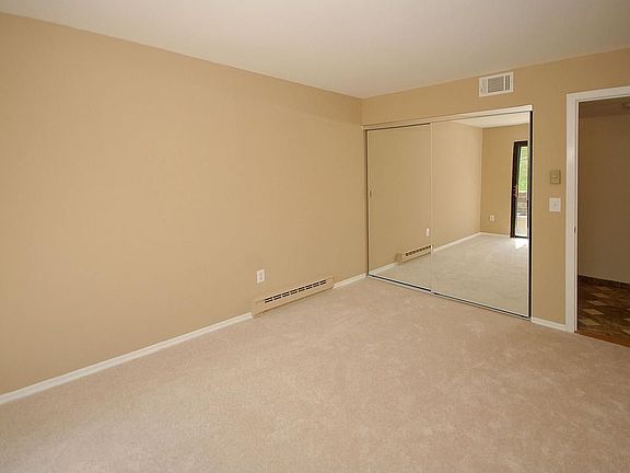 2nd bedroom closet