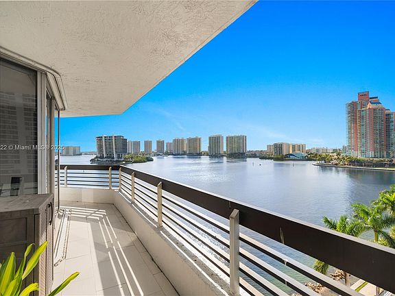 3rd image of 3600 Mystic Pointe Dr APT 901