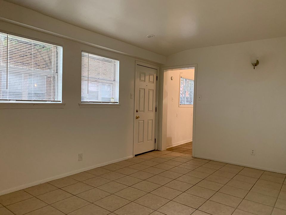 1st image of 2403 Driscoll St #1/2