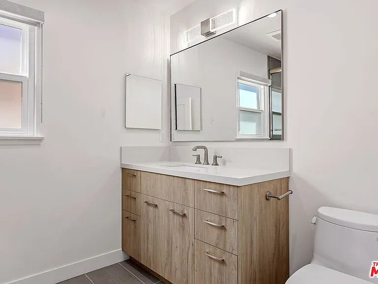 12849 Tiara St — Photo 34