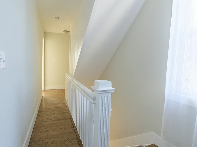 224 Langley Ave — Photo 10