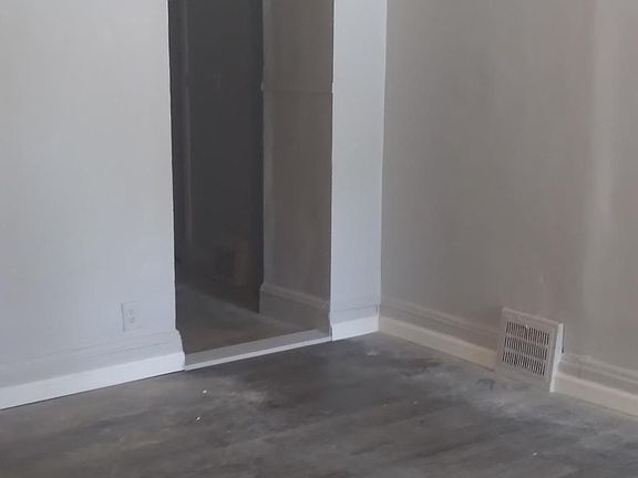 3rd image of 4631 Oakley Ave Unit 1