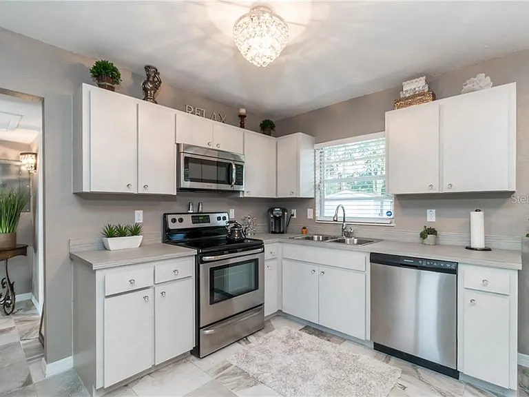 4314 W Carmen St — Photo 2