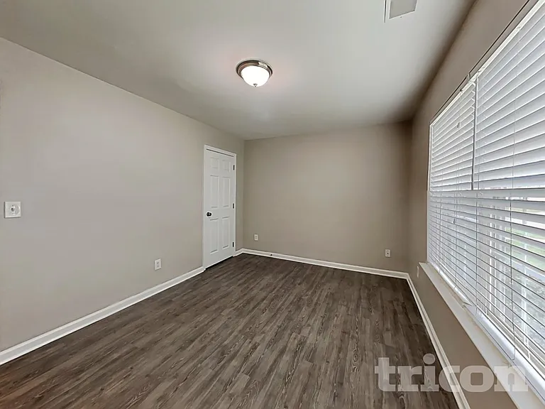 5213 Hildreth Ct — Photo 12