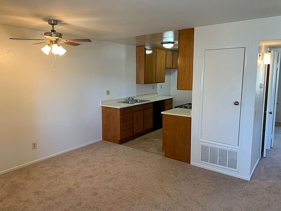 5th image of 370 W Wilson Ave #214