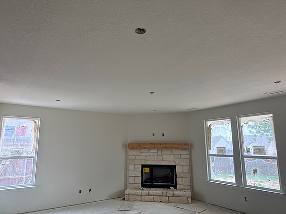 4th image of 1124 Trinity Dr