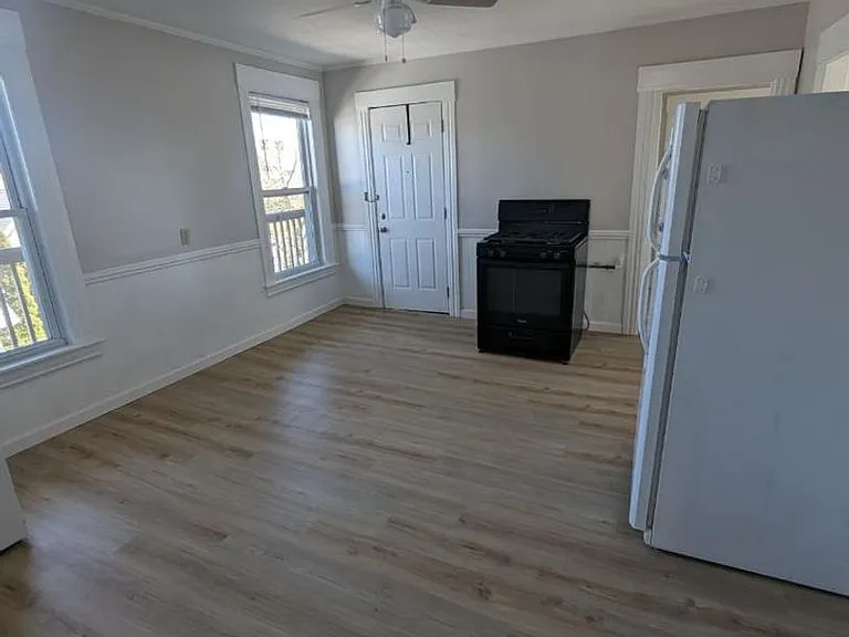 339 Spruce St — Photo 4