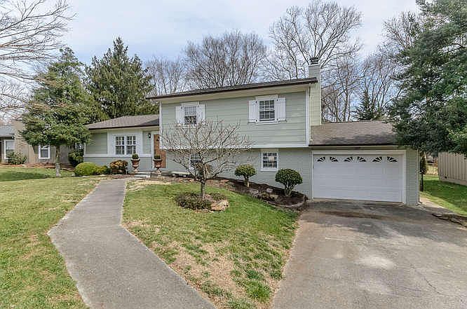 1st image of 8602 Peppertree Ln