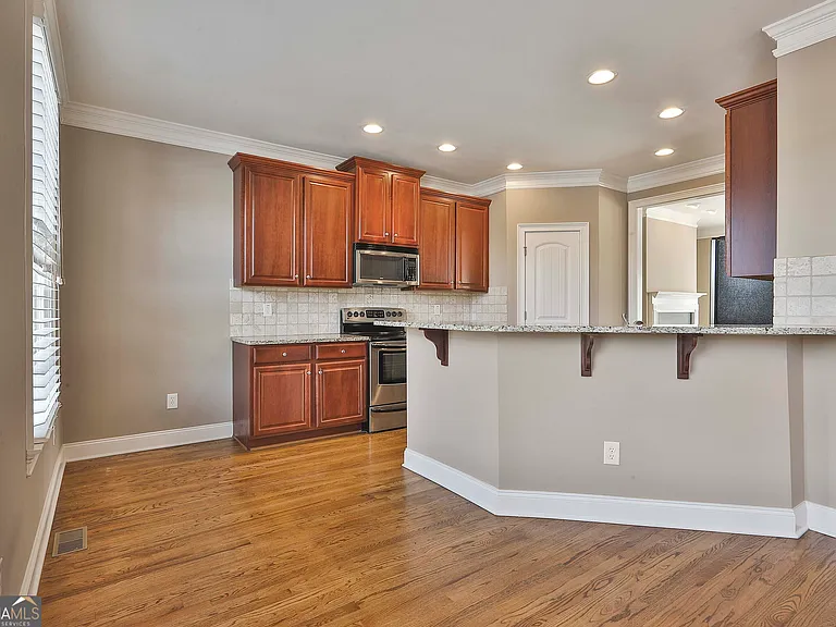 803 Lexington Vlg — Photo 16