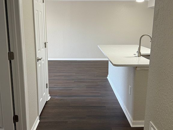 5th image of 705 Boardwalk Dr APT 423