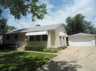 1718 Oakwood Ave, Dekalb, IL 60115