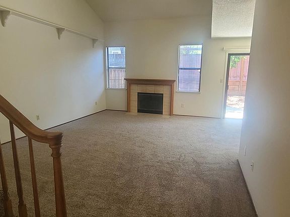3rd image of 310 Bridgeside Cir