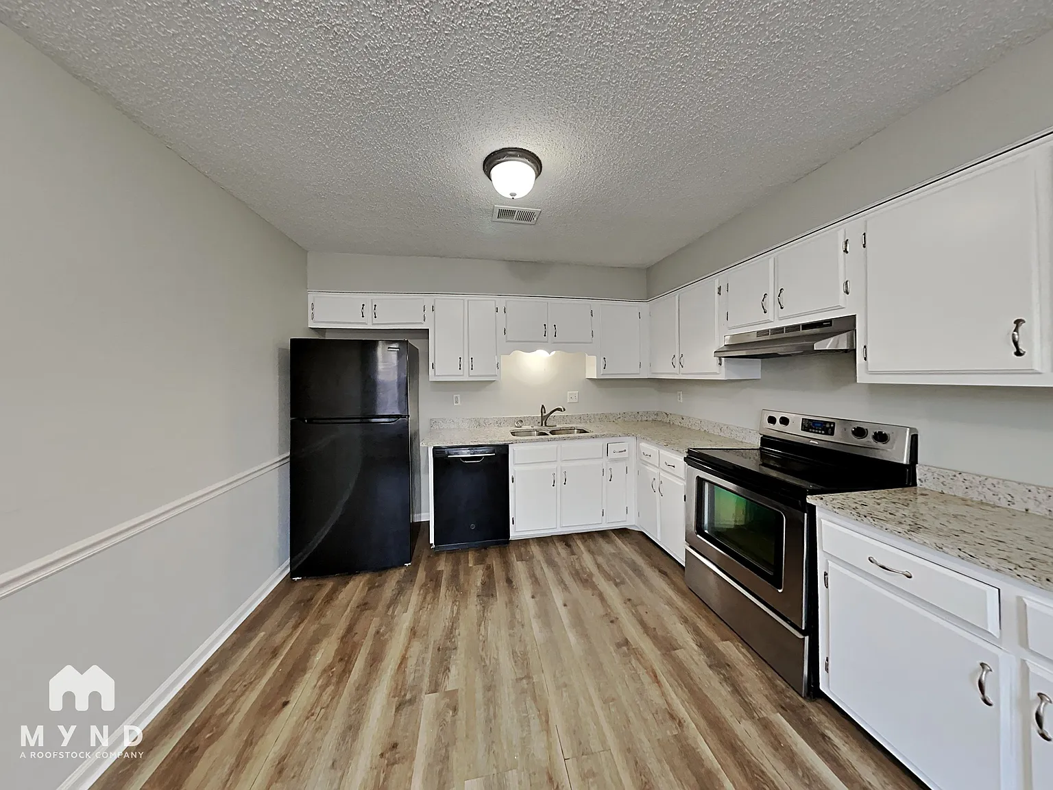 3 bed, 2.0 bath, 1176 sqft, $1,440 — Photo 3