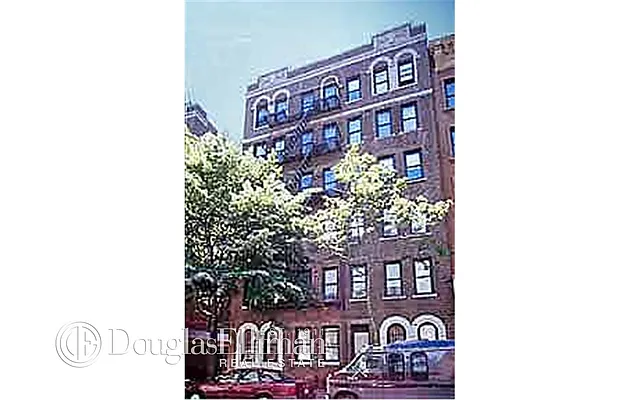 Sold by Douglas Elliman | media 15