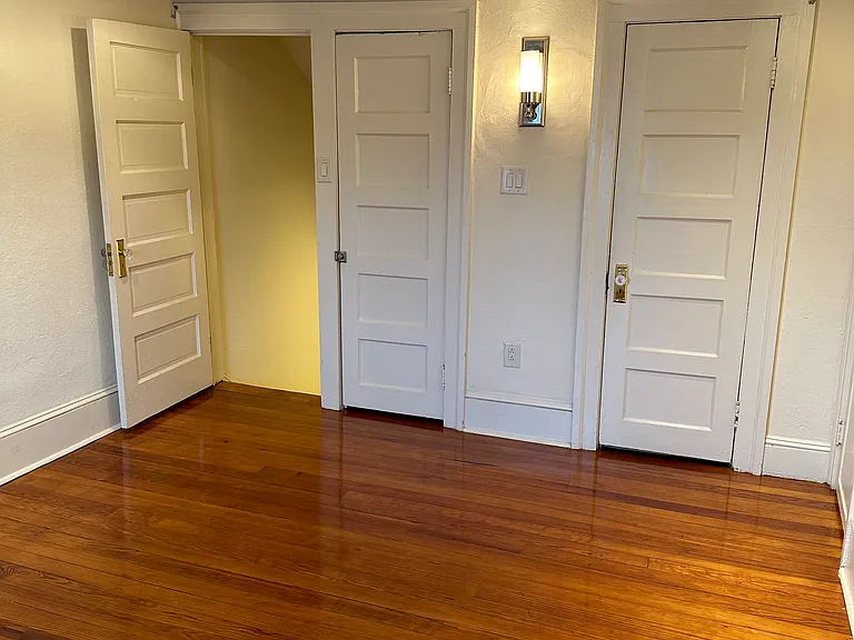 710 Jackson St — Photo 9