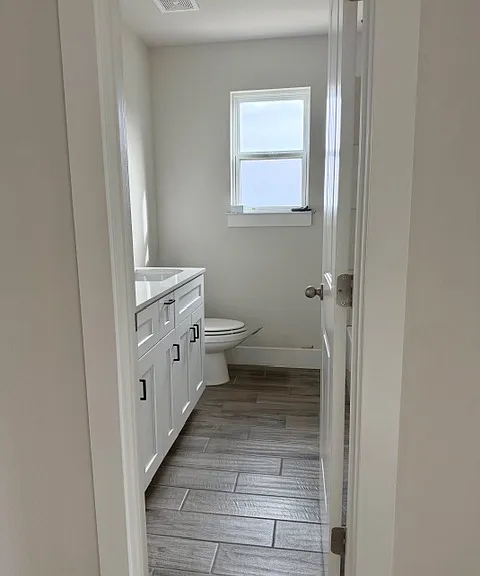 Bathroom in 1st Floor