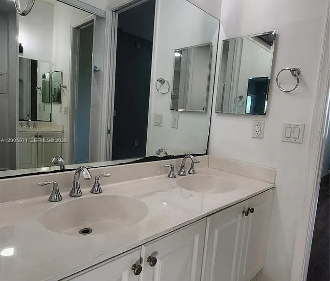 3600 Oaks Clubhouse Dr #206 — Photo 49
