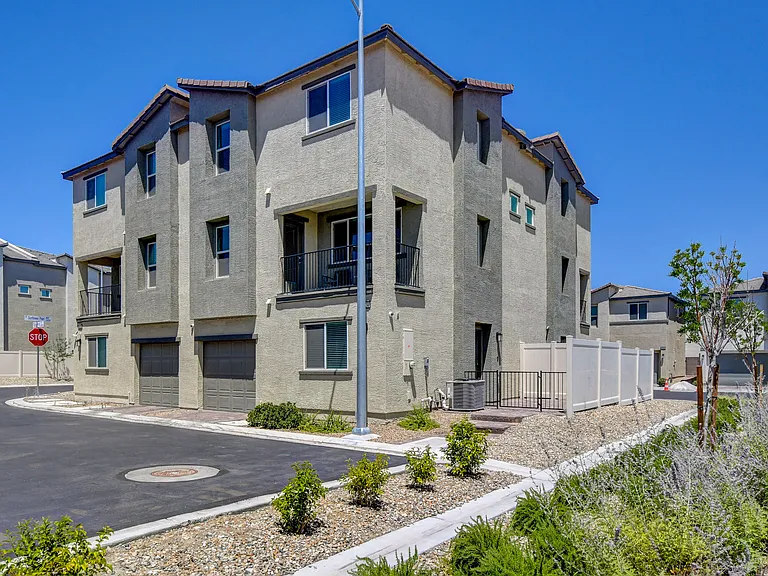 6924 Spicy Merlot St — Photo 39