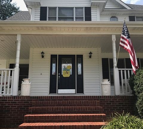 3rd image of 682 Green Oaks Ln