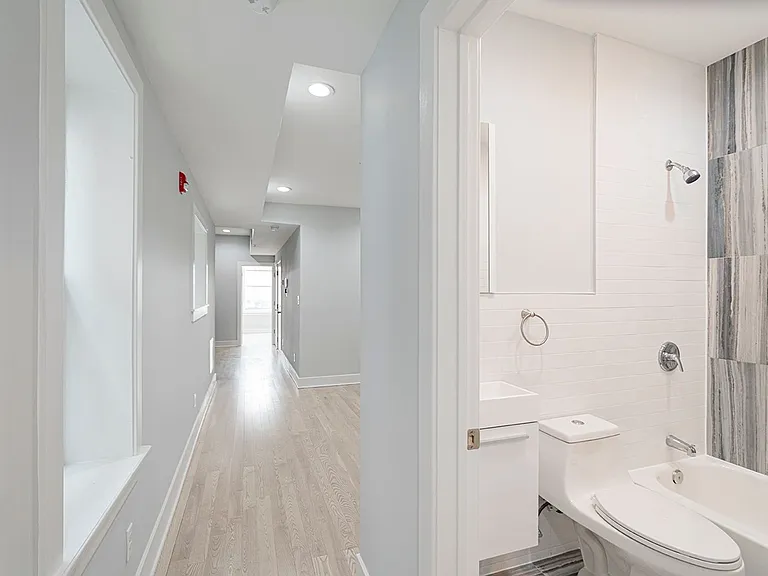 2808 W Oxford — Photo 17