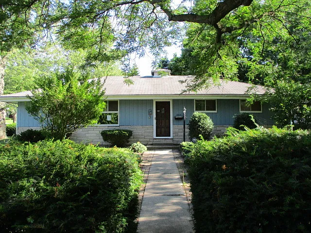 1805 Evergreen Rd photo 1