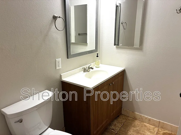 523 E Malibu Dr — Photo 7
