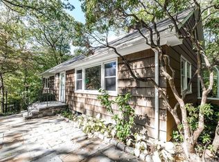 6 Endicott Dr, Huntington, NY 11743
