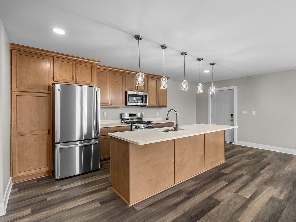 1st image of 172 E Gardner St #3