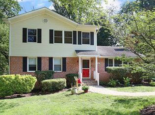 7521 Long Pine Dr, Springfield, VA 22151